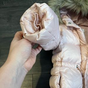 Baby girl Gat puffer. Size3t